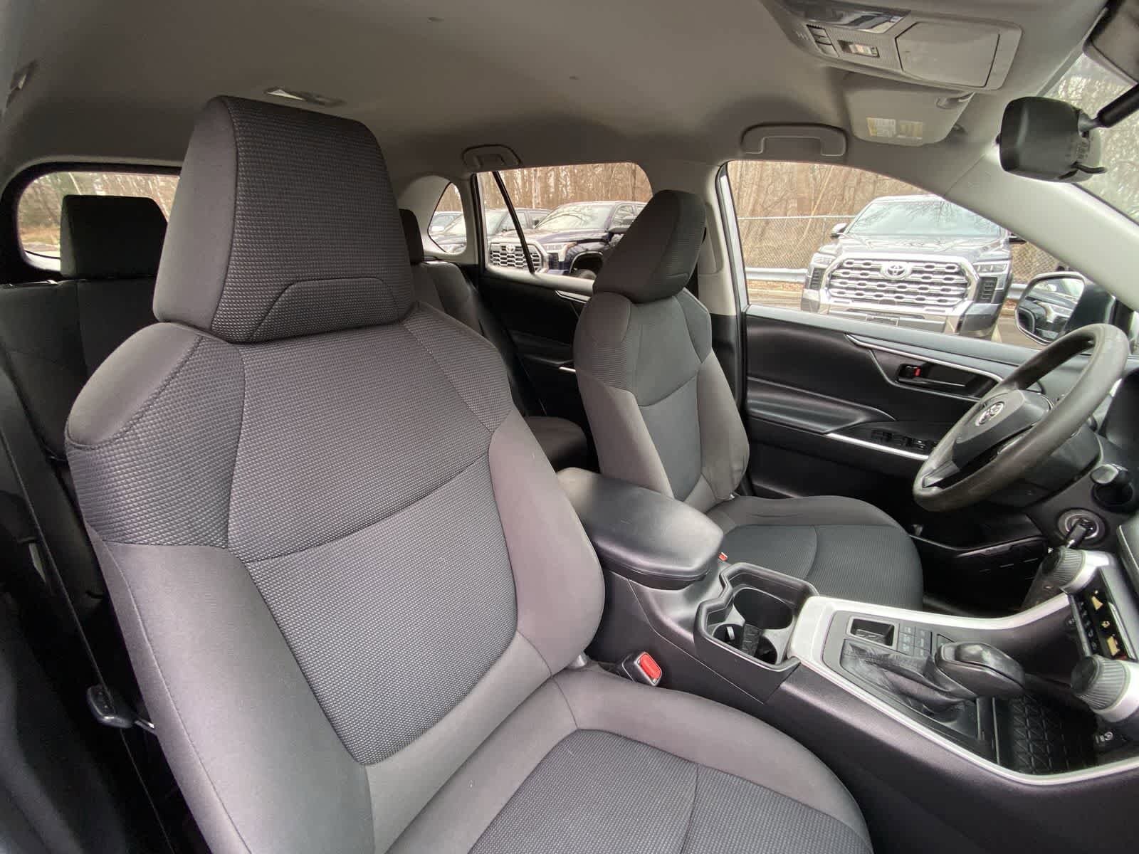 Thumbnail: 2021 Toyota RAV4 - 28