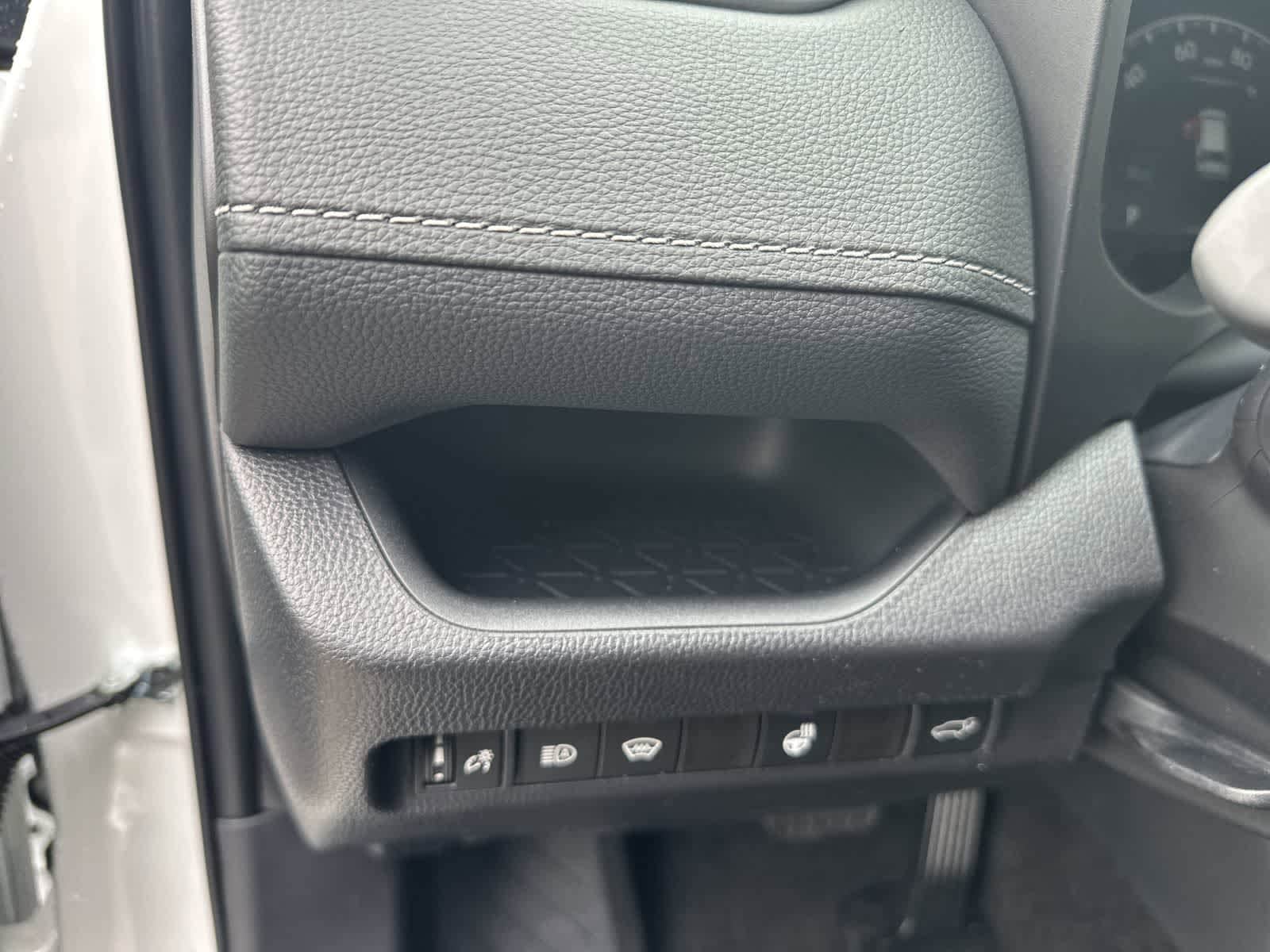 Thumbnail: 2025 Toyota RAV4 - 18