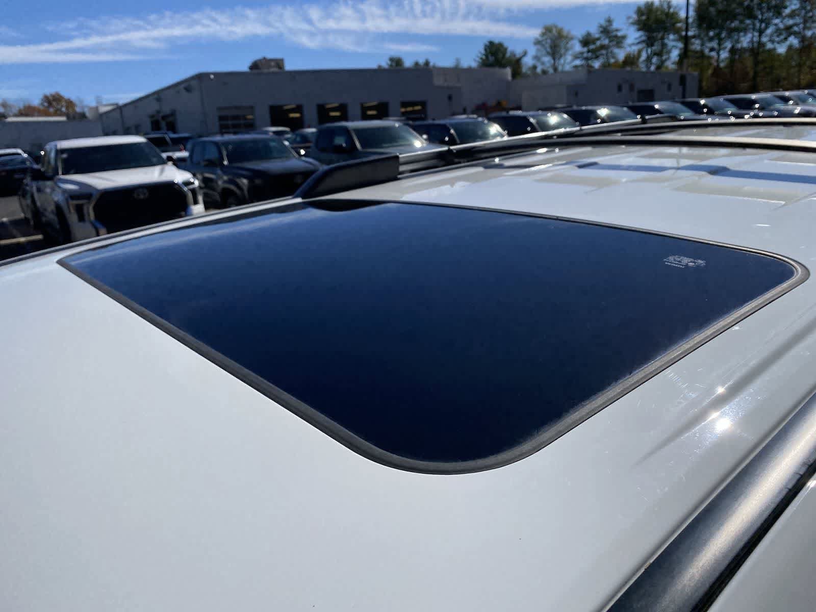 Thumbnail: 2020 Toyota 4Runner - 15