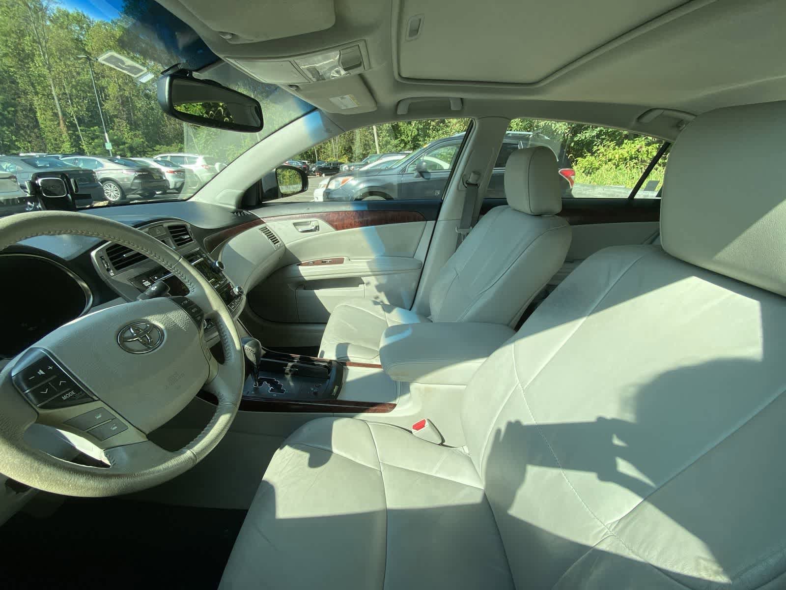 Thumbnail: 2011 Toyota Avalon - 8