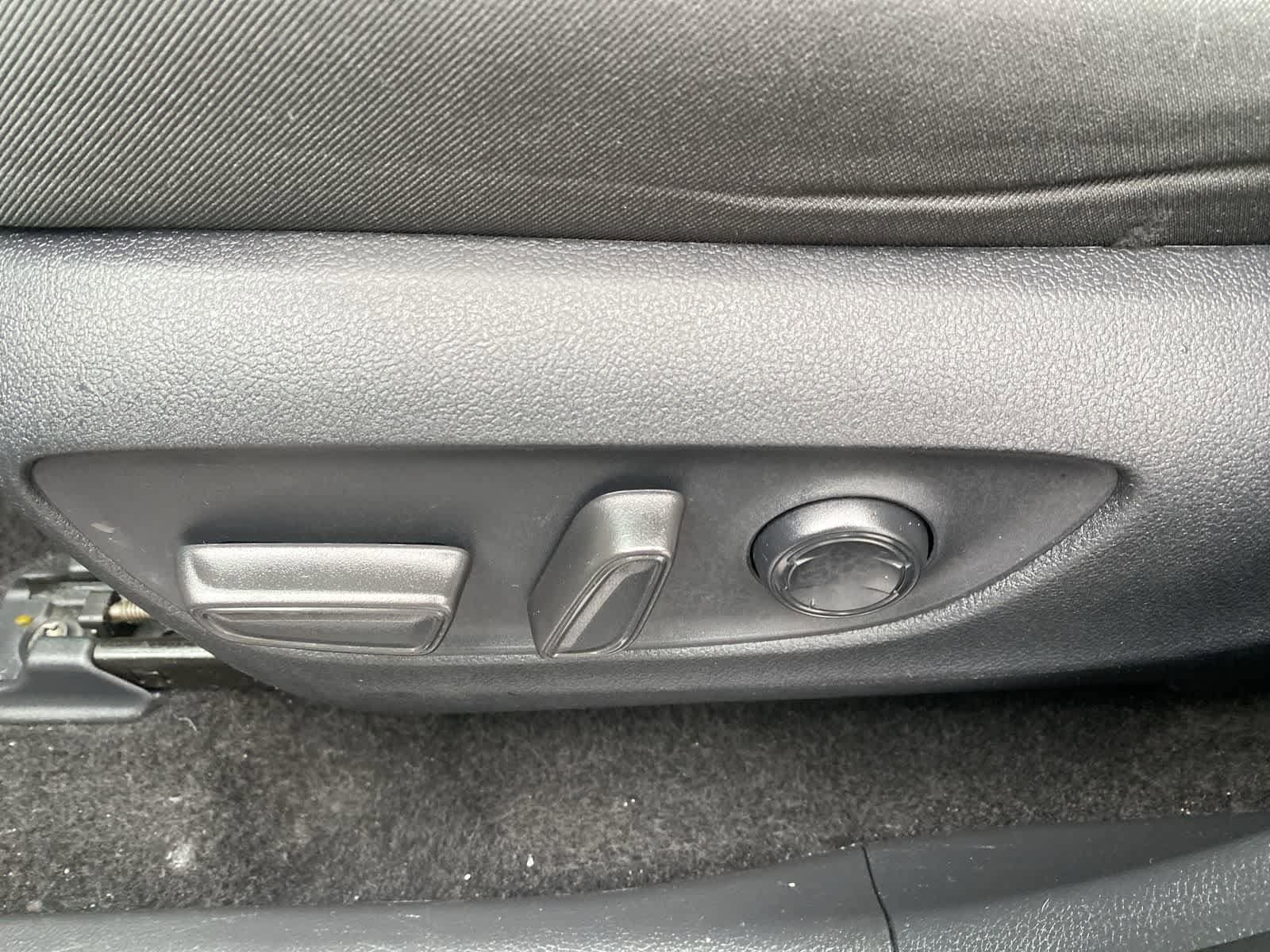 Thumbnail: 2024 Toyota RAV4 - 23