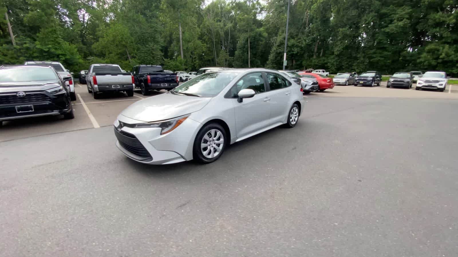 Thumbnail: 2023 Toyota Corolla - 4