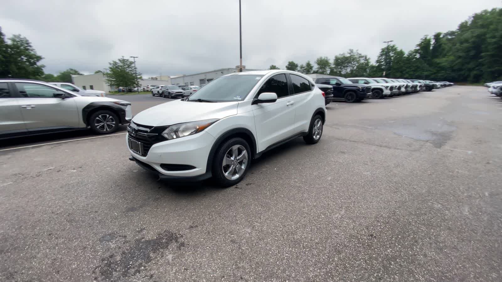 Thumbnail: 2017 Honda HR-V - 4