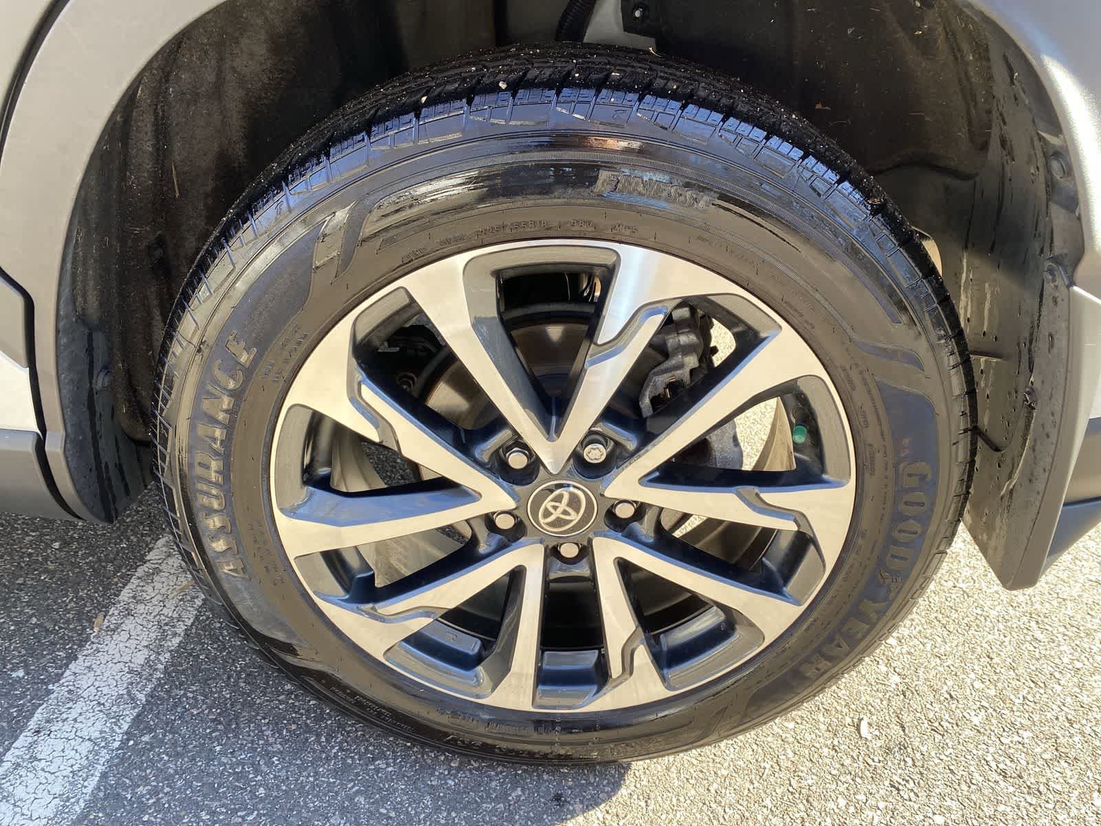 Thumbnail: 2023 Toyota Corolla Cross - 18