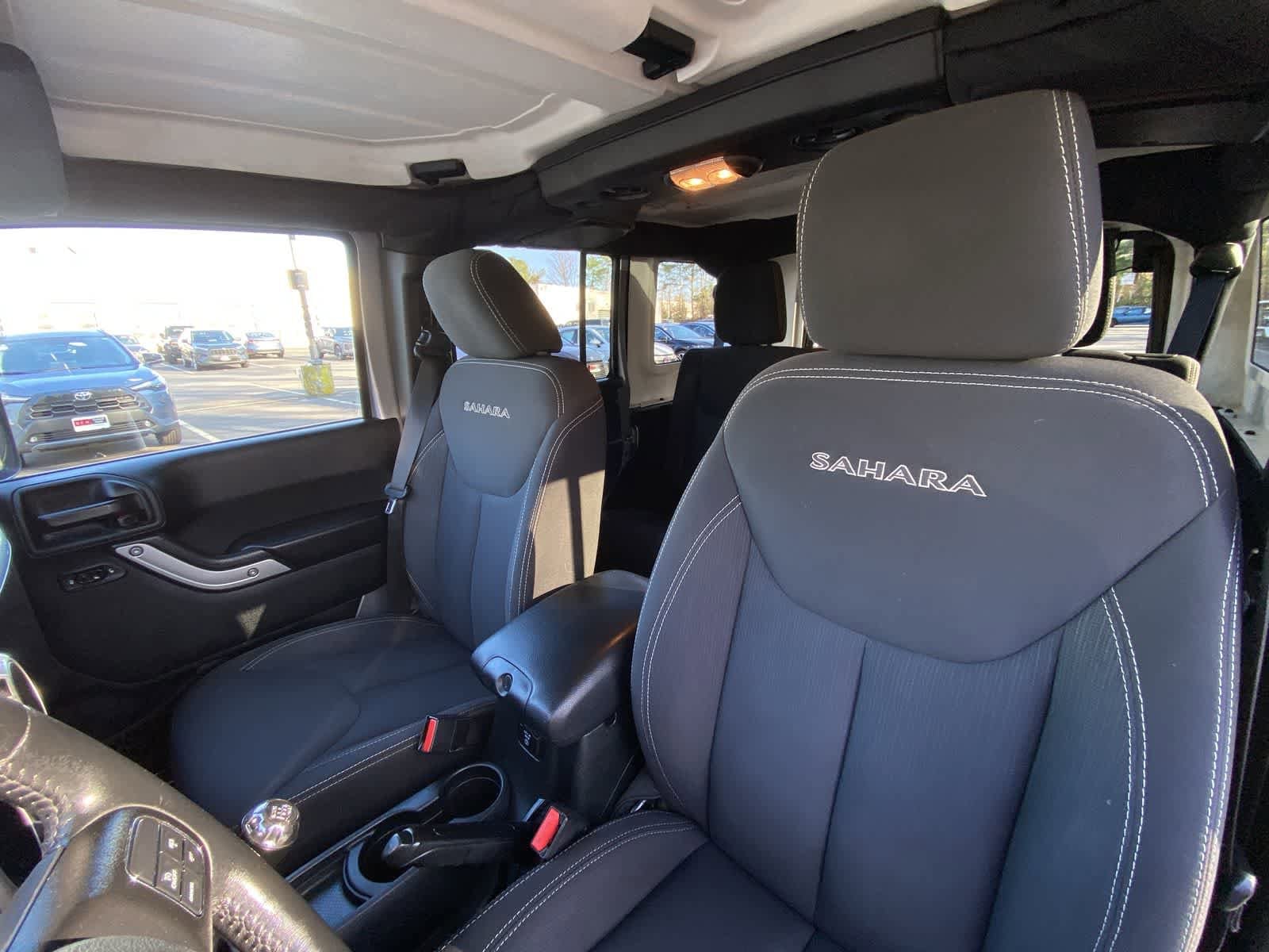 Thumbnail: 2016 Jeep Wrangler - 17