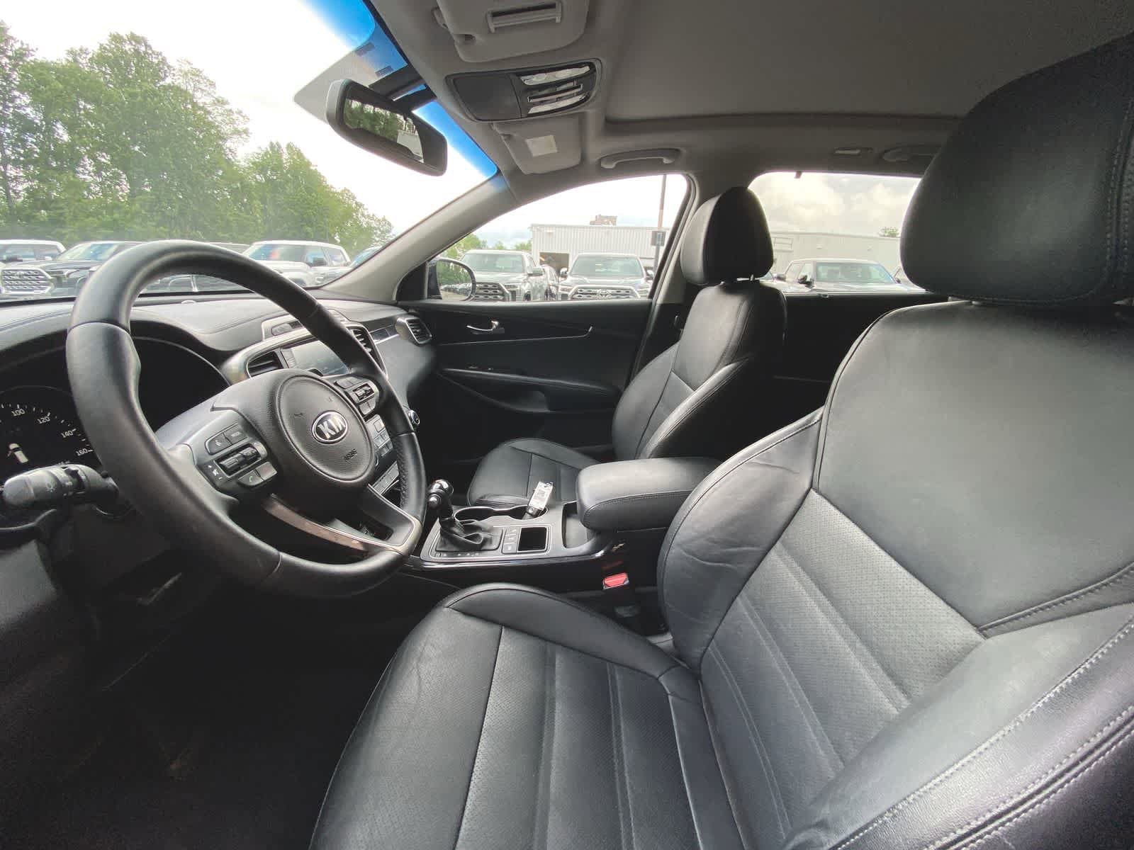 Thumbnail: 2016 Kia Sorento - 17