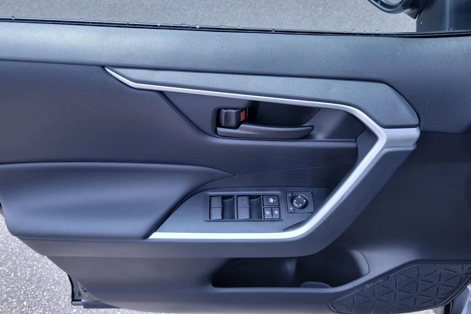 2025 Toyota RAV4 LE 22