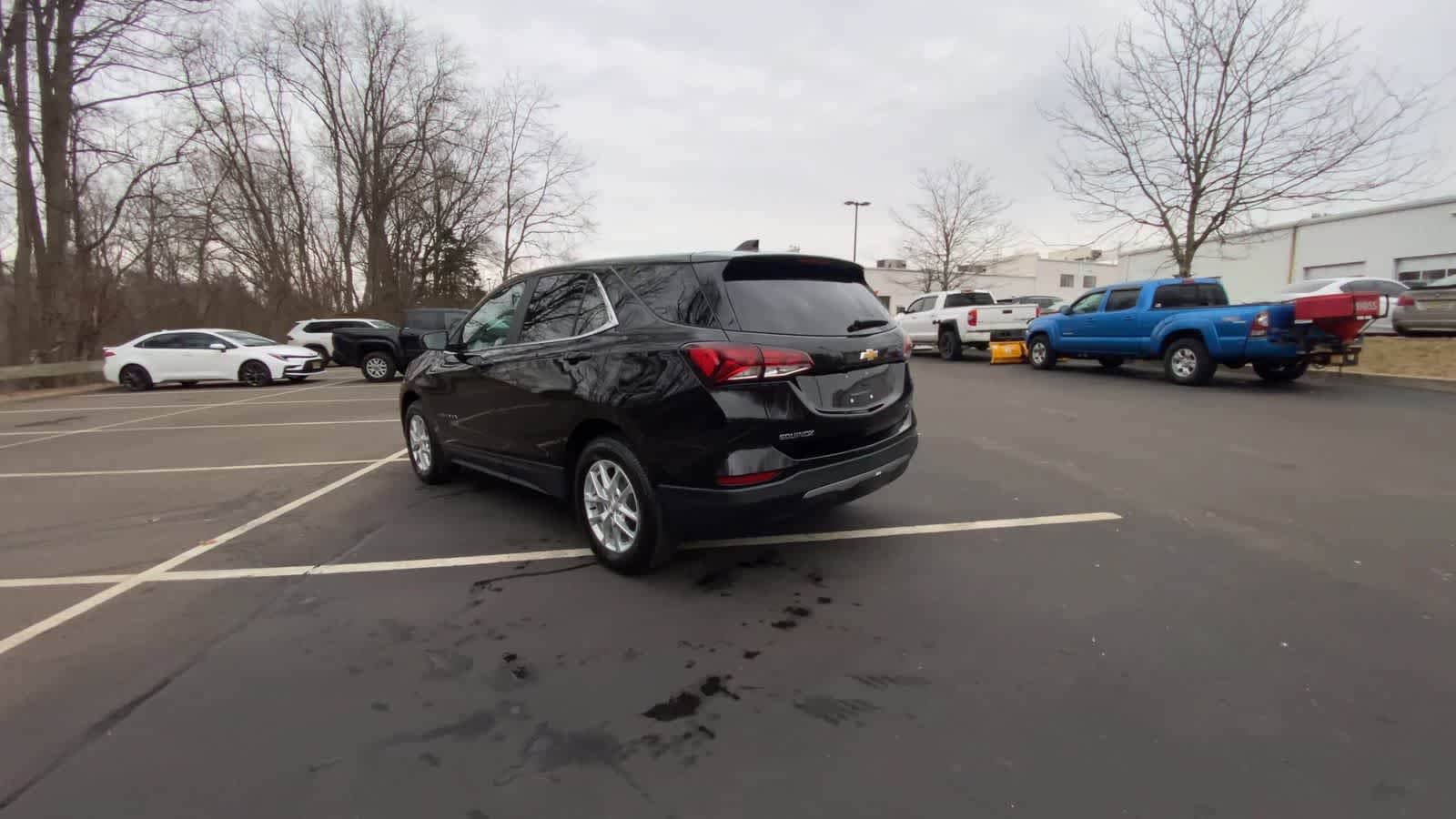 Thumbnail: 2022 Chevrolet Equinox - 11