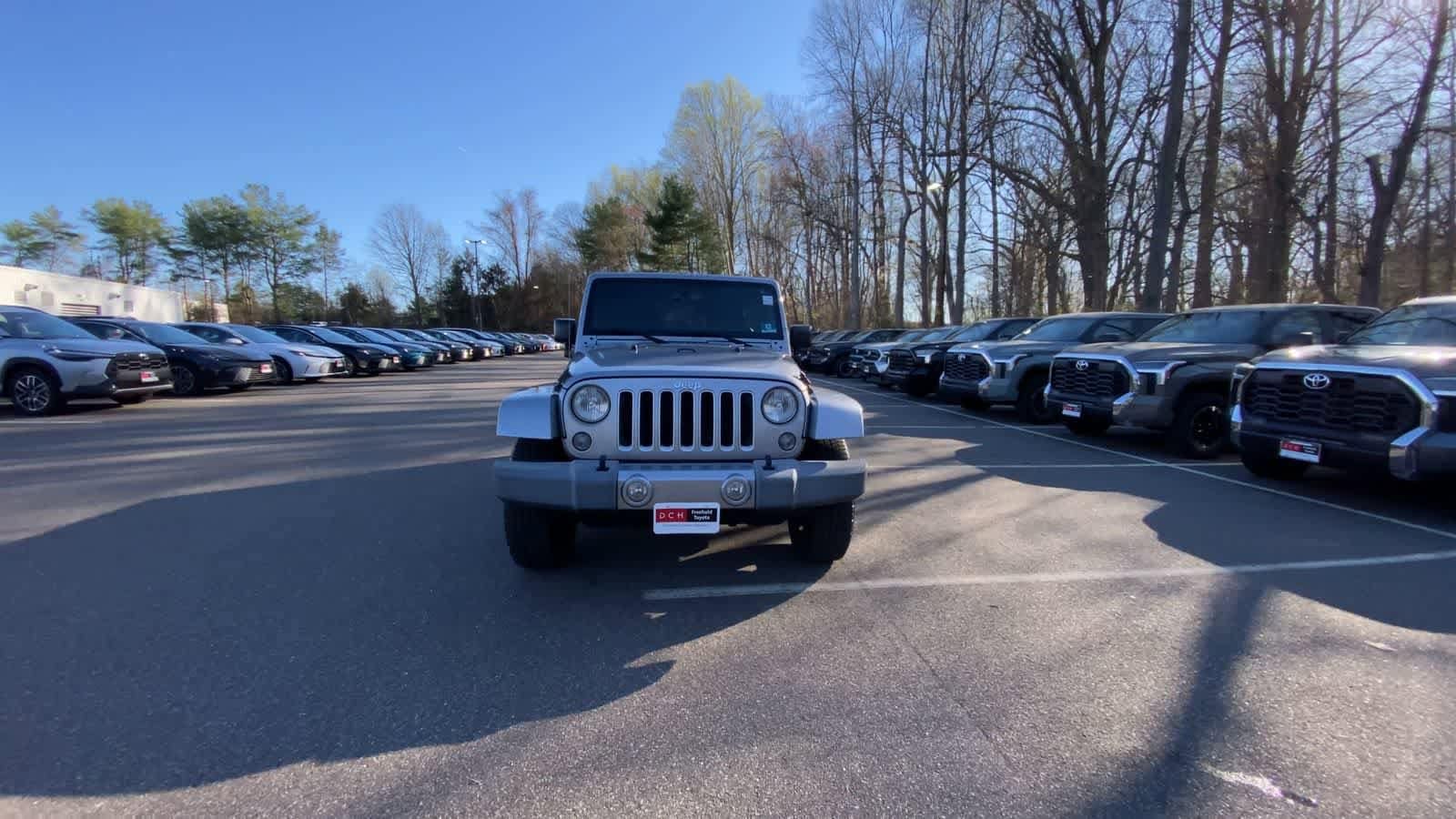 Thumbnail: 2016 Jeep Wrangler - 3