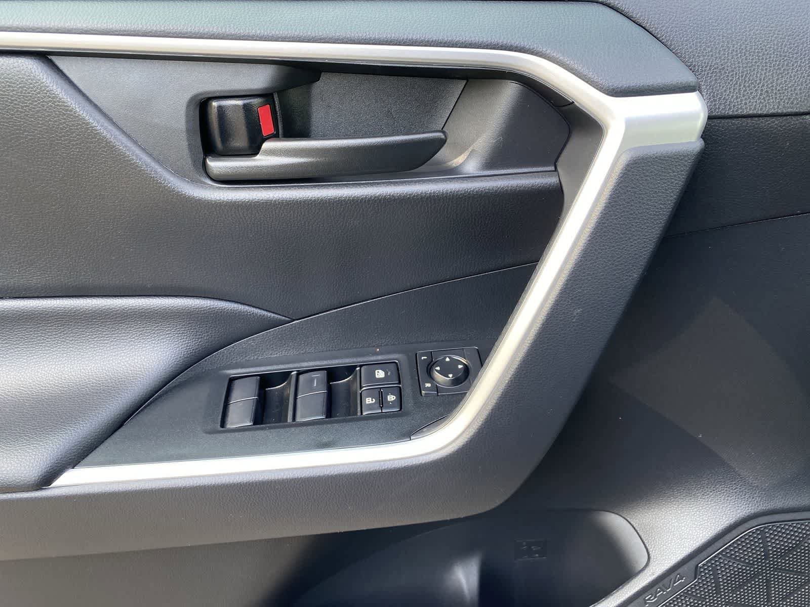 Thumbnail: 2025 Toyota RAV4 - 19