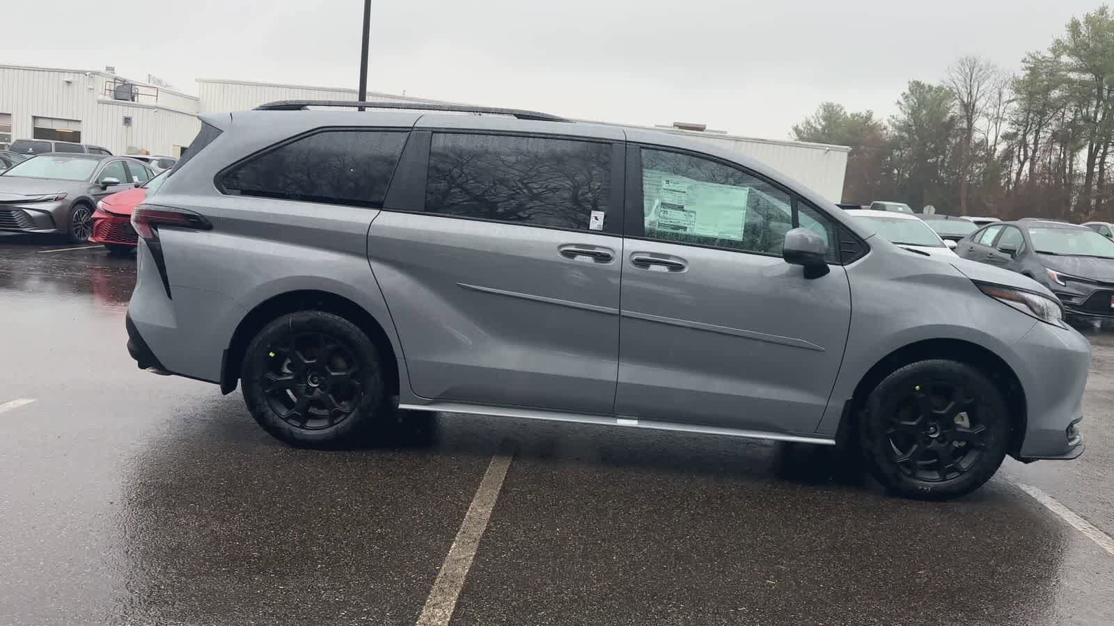 Thumbnail: 2026 Toyota Sienna - 9