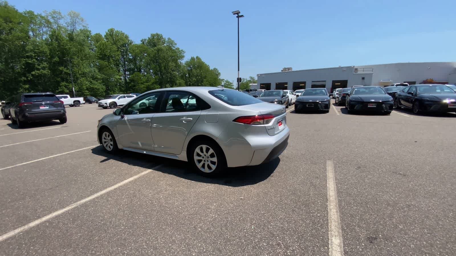 Thumbnail: 2024 Toyota Corolla - 9