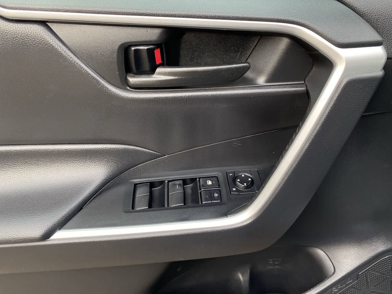 Thumbnail: 2021 Toyota RAV4 - 22