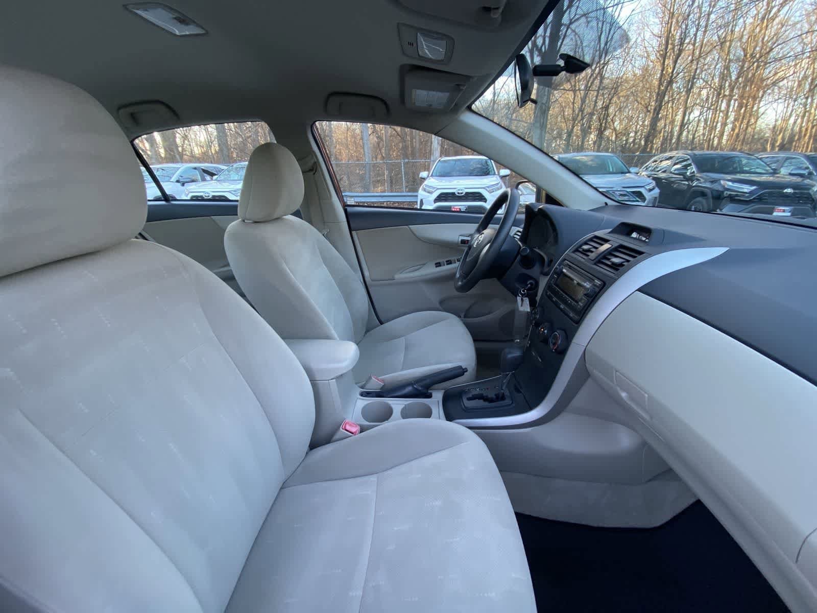 Thumbnail: 2013 Toyota Corolla - 29