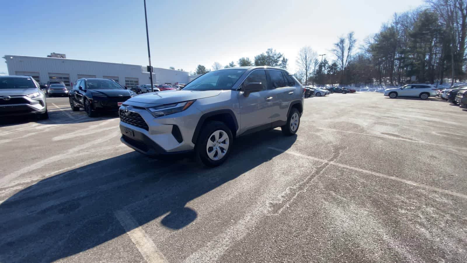 Thumbnail: 2025 Toyota RAV4 - 9