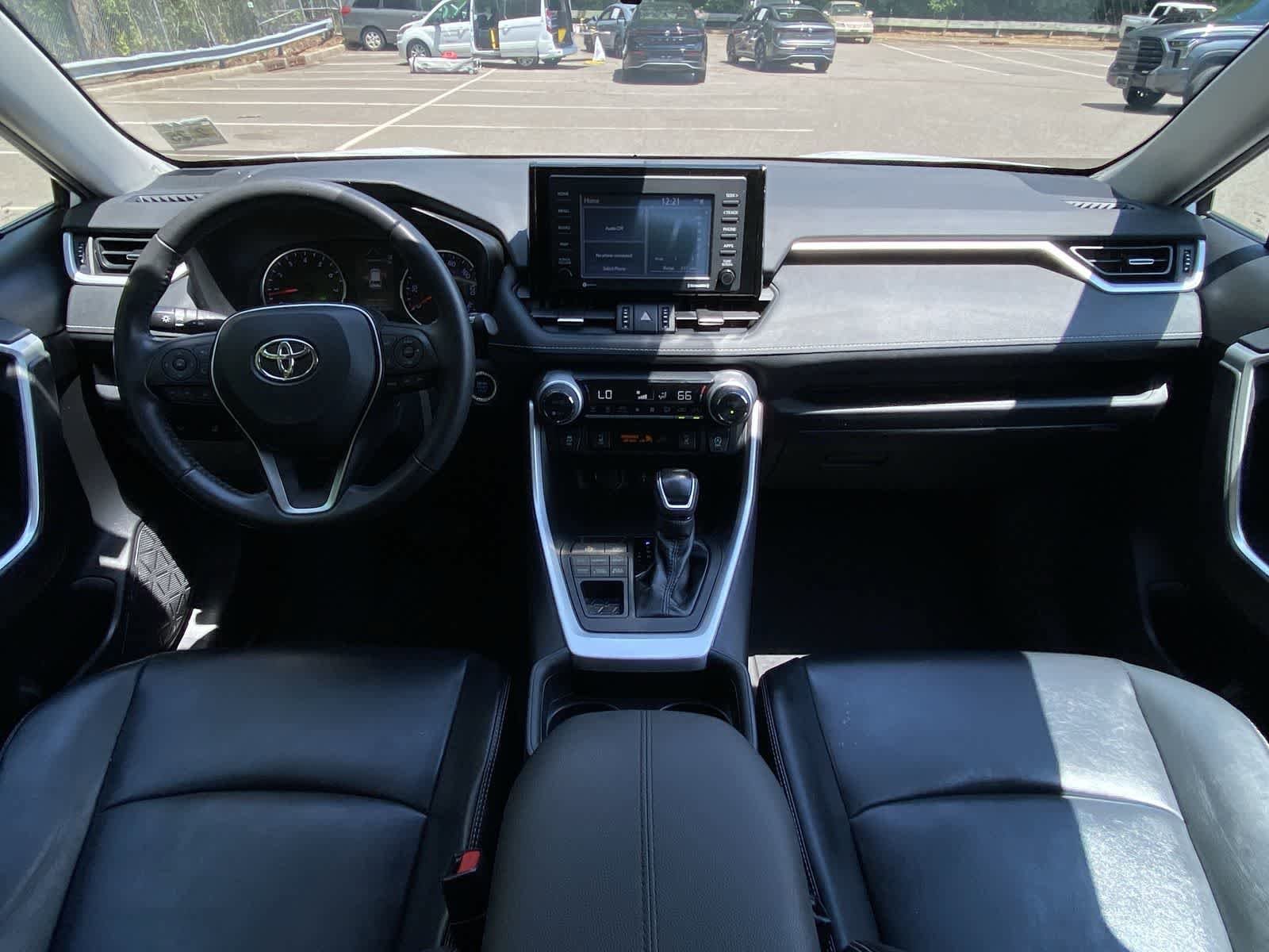 Thumbnail: 2020 Toyota RAV4 - 19