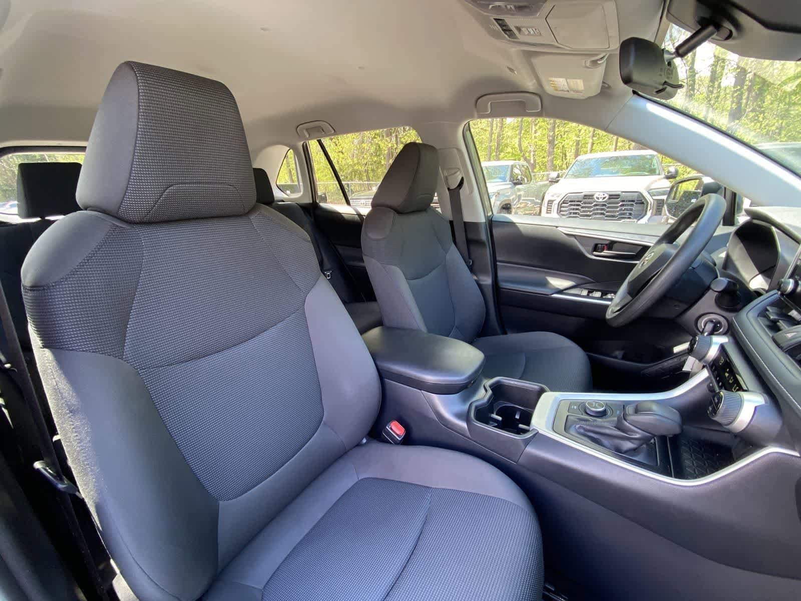 Thumbnail: 2025 Toyota RAV4 - 24