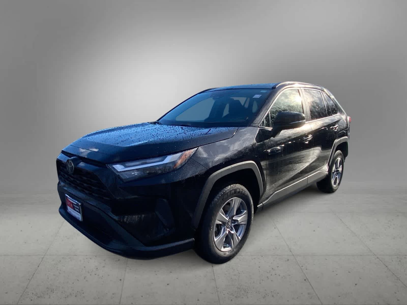 2024 Toyota RAV4 XLE's photo