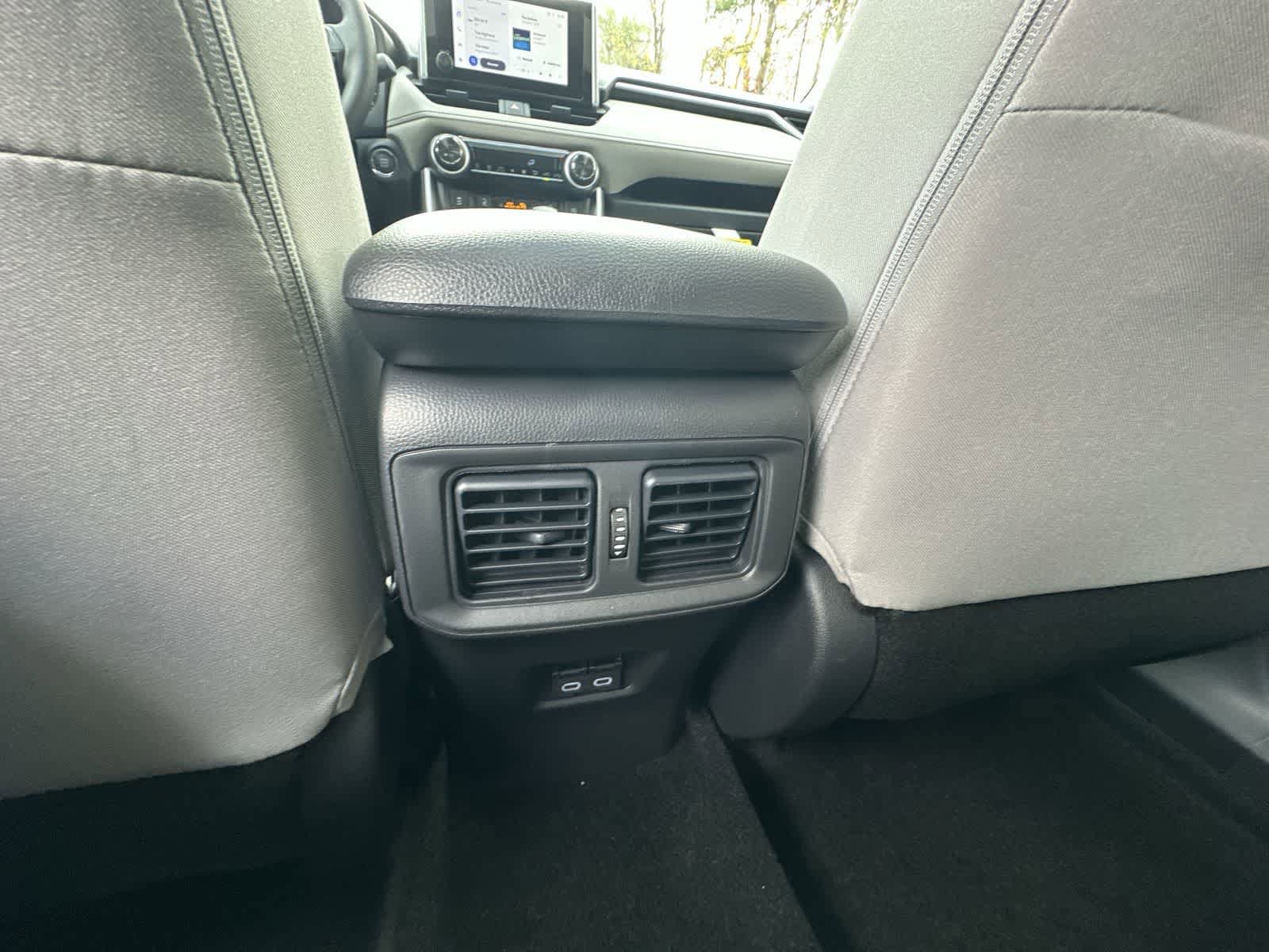 Thumbnail: 2025 Toyota RAV4 - 29