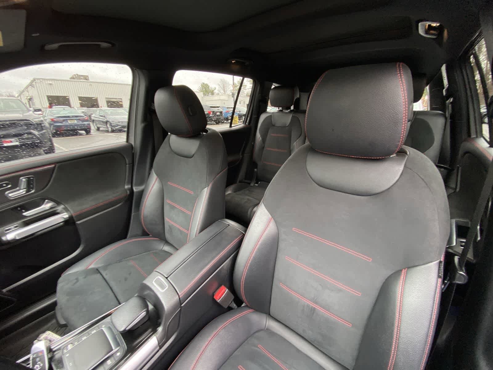 Thumbnail: 2021 Mercedes-Benz GLB - 21