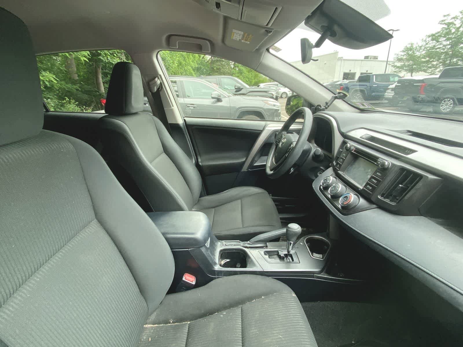 2017 Toyota RAV4 LE 5