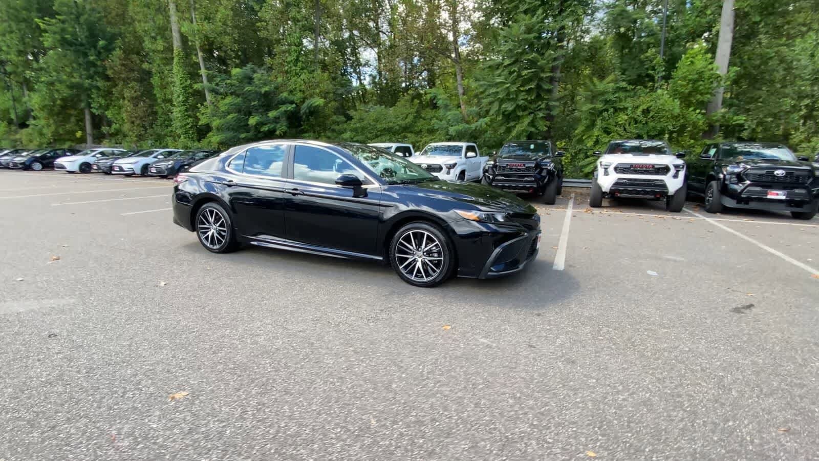 2023 Toyota Camry SE photo 2