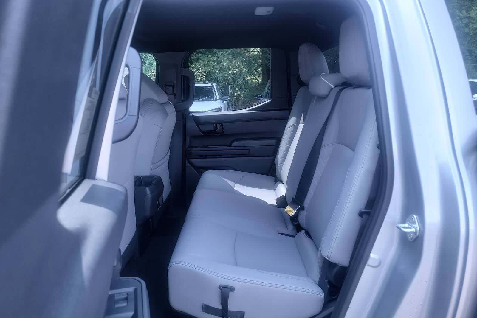 2025 Toyota Tacoma SR5 28