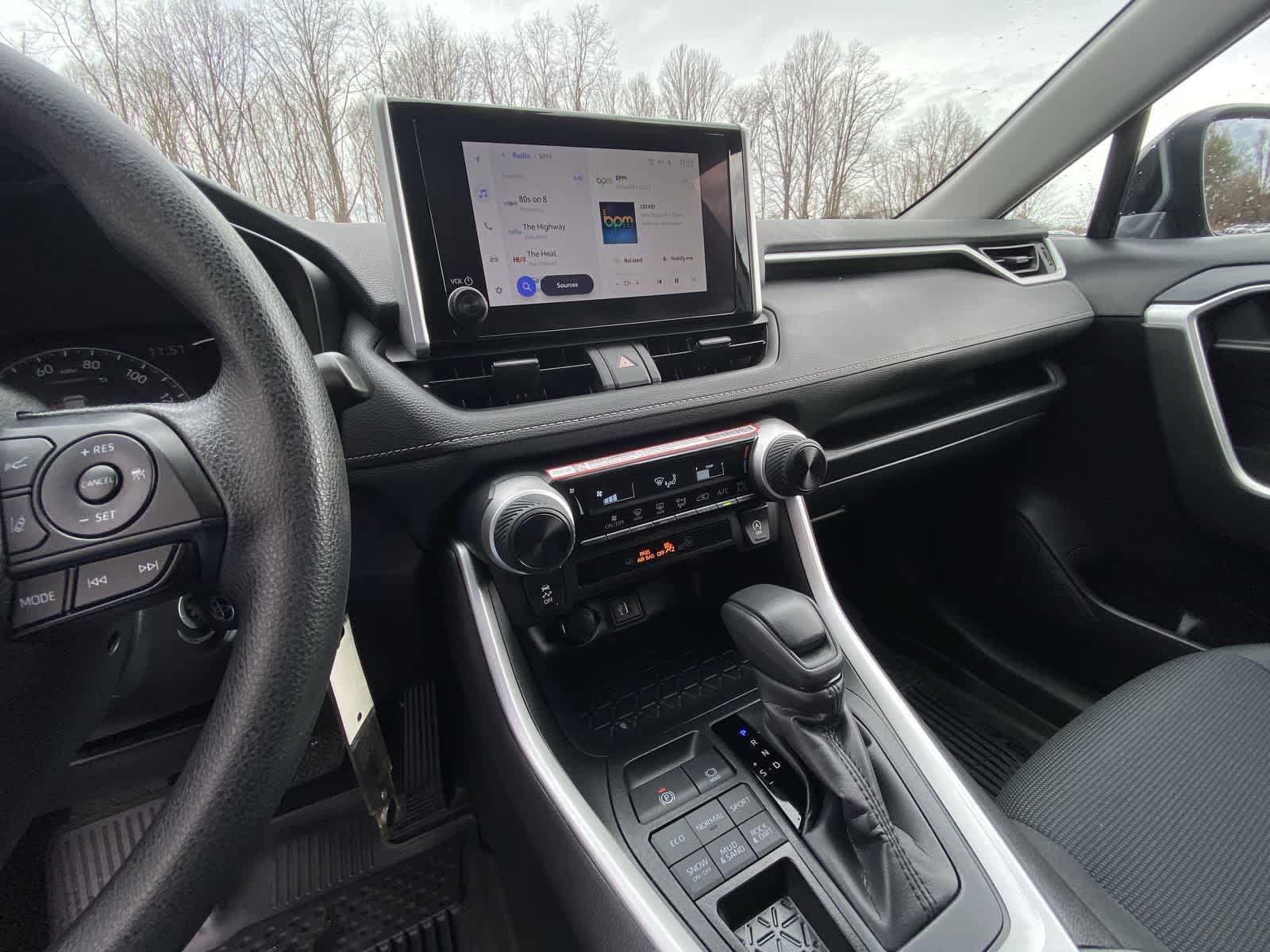 Thumbnail: 2025 Toyota RAV4 - 27