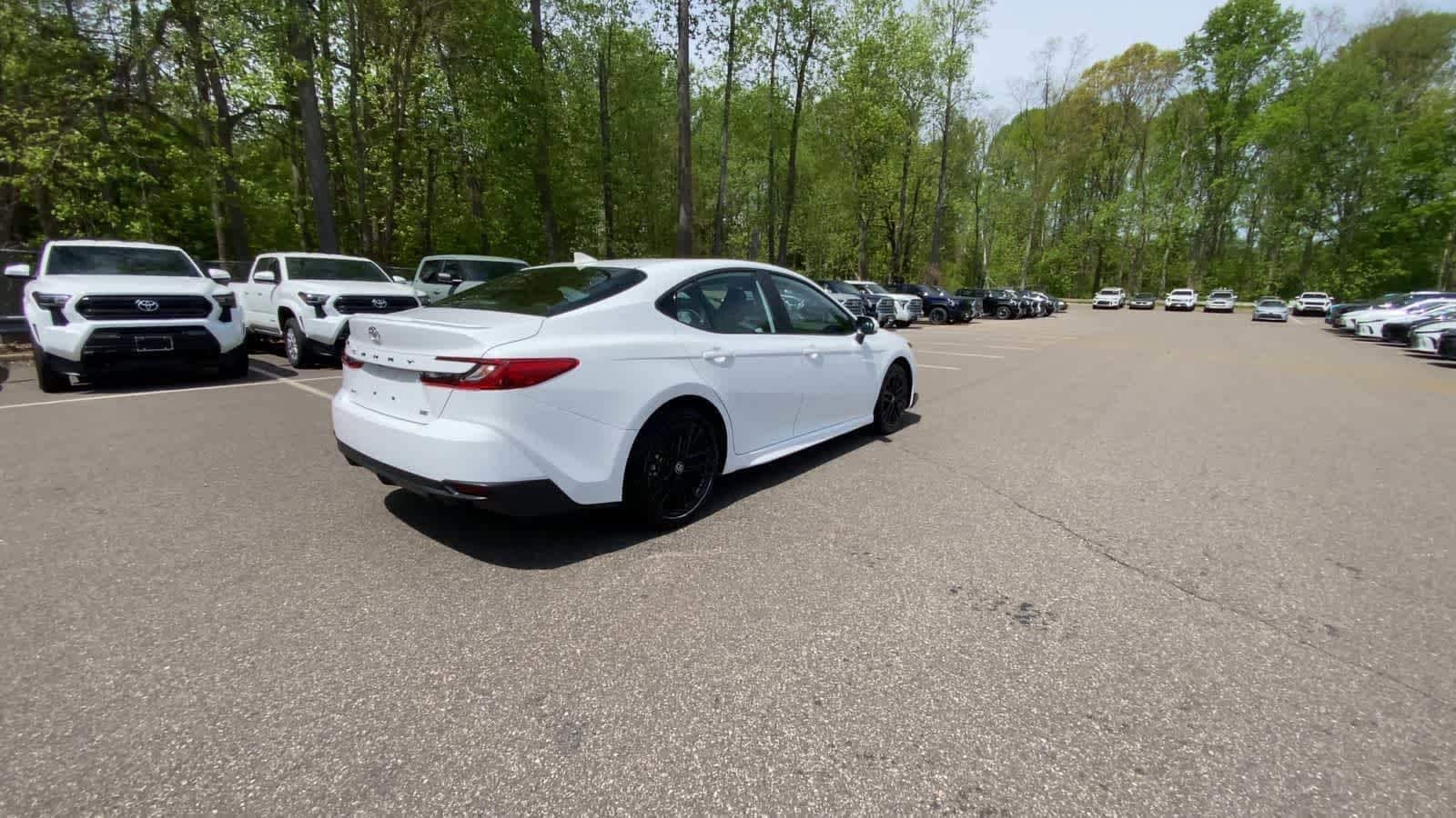 Thumbnail: 2025 Toyota Camry - 10
