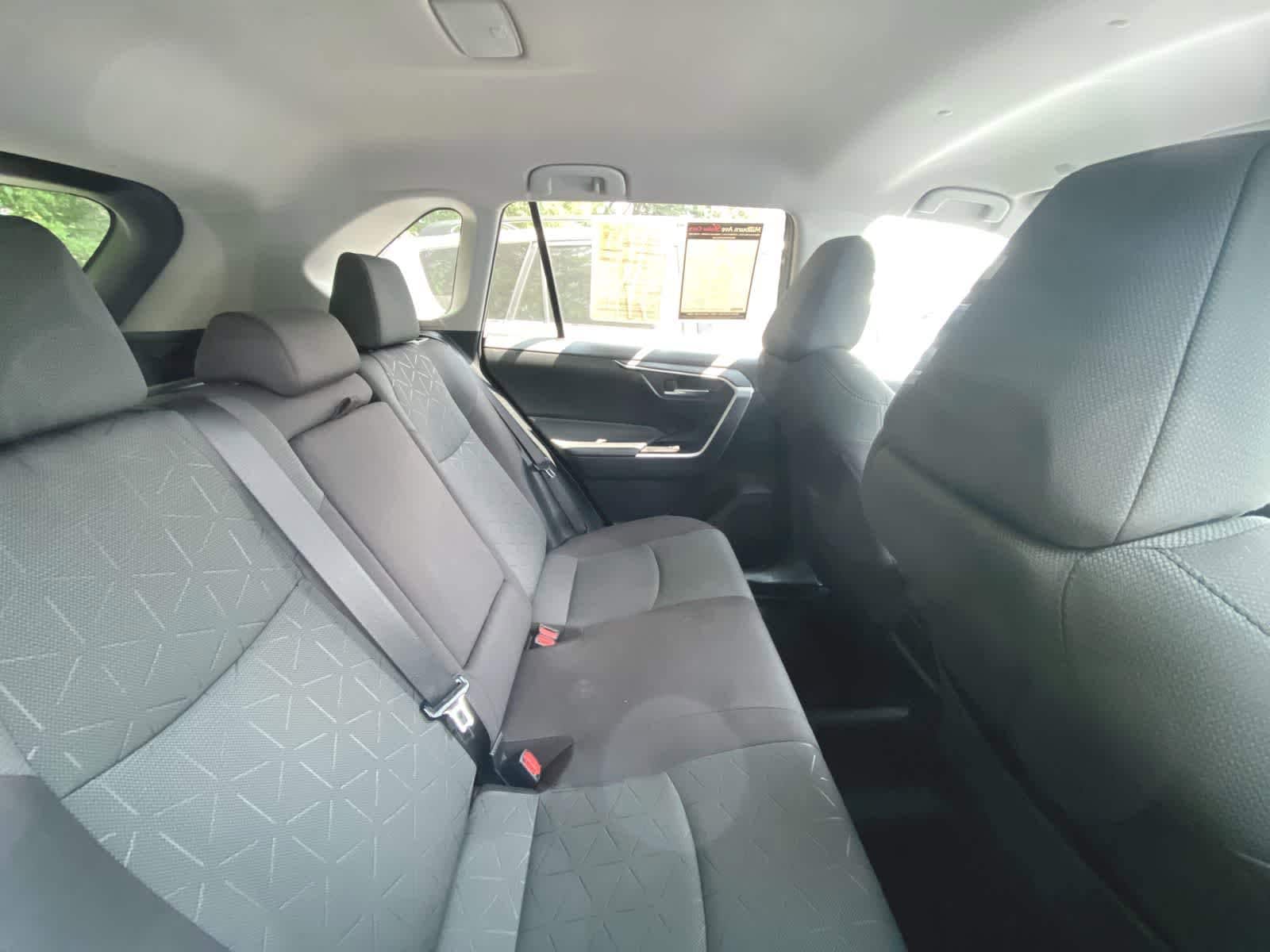 2023 Toyota RAV4 XLE 6