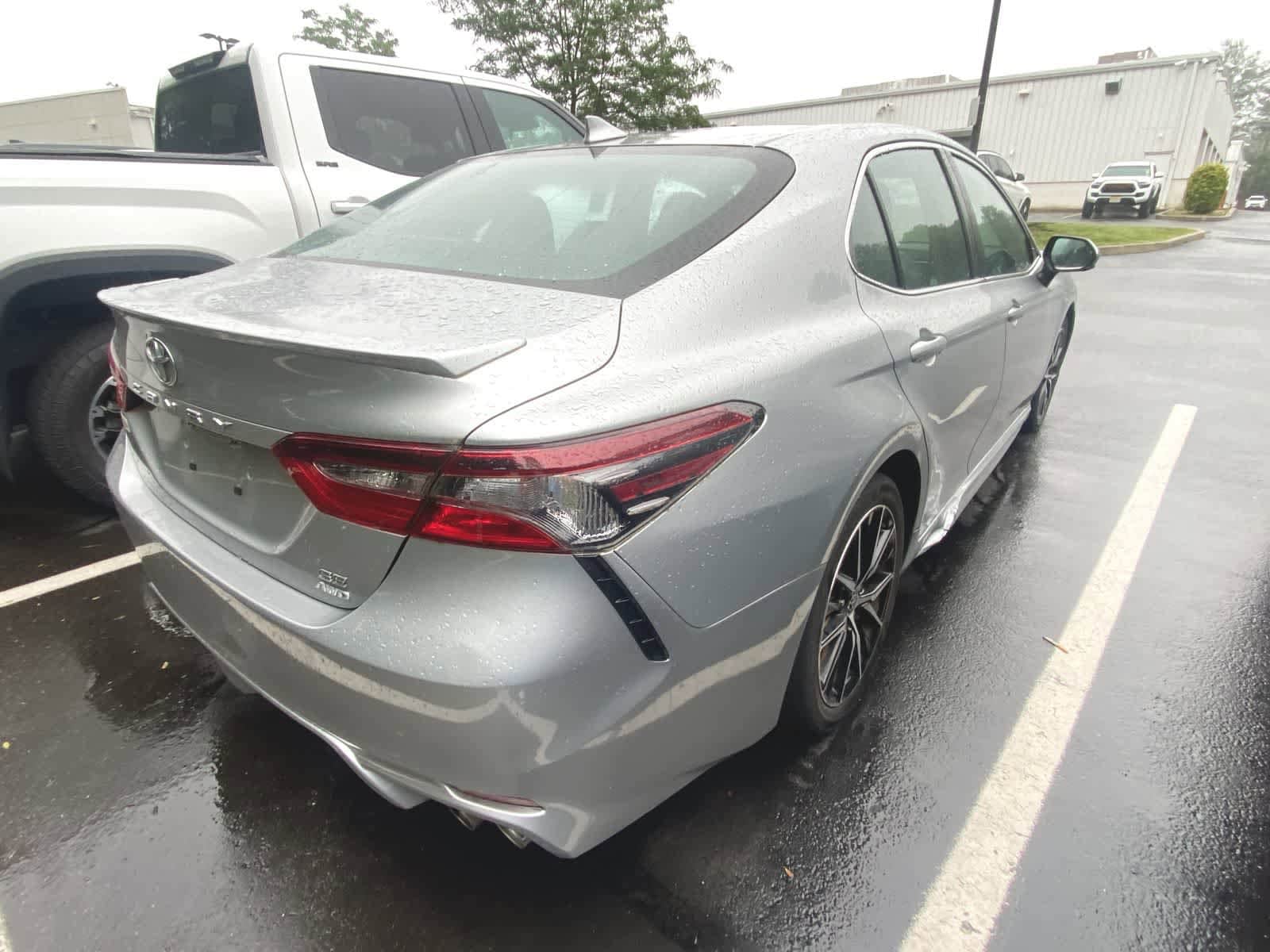 2022 Toyota Camry SE 6