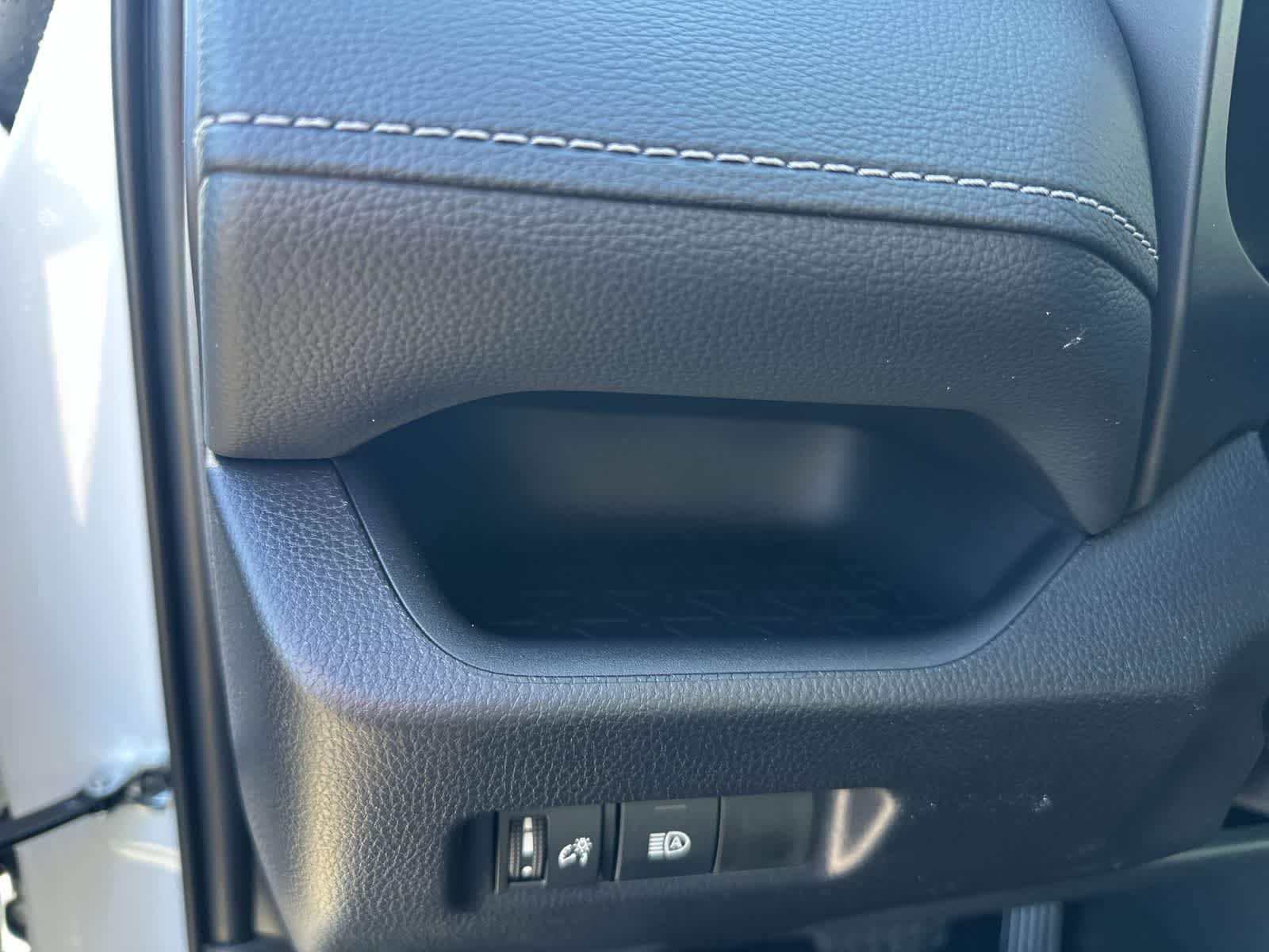 Thumbnail: 2025 Toyota RAV4 - 21