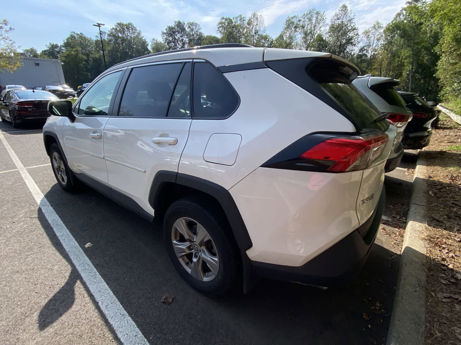 Thumbnail: 2022 Toyota RAV4 - 8
