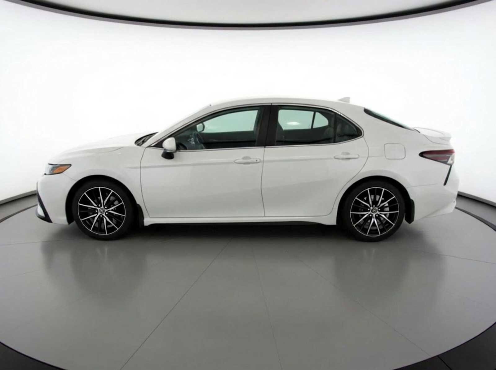 Thumbnail: 2023 Toyota Camry - 6