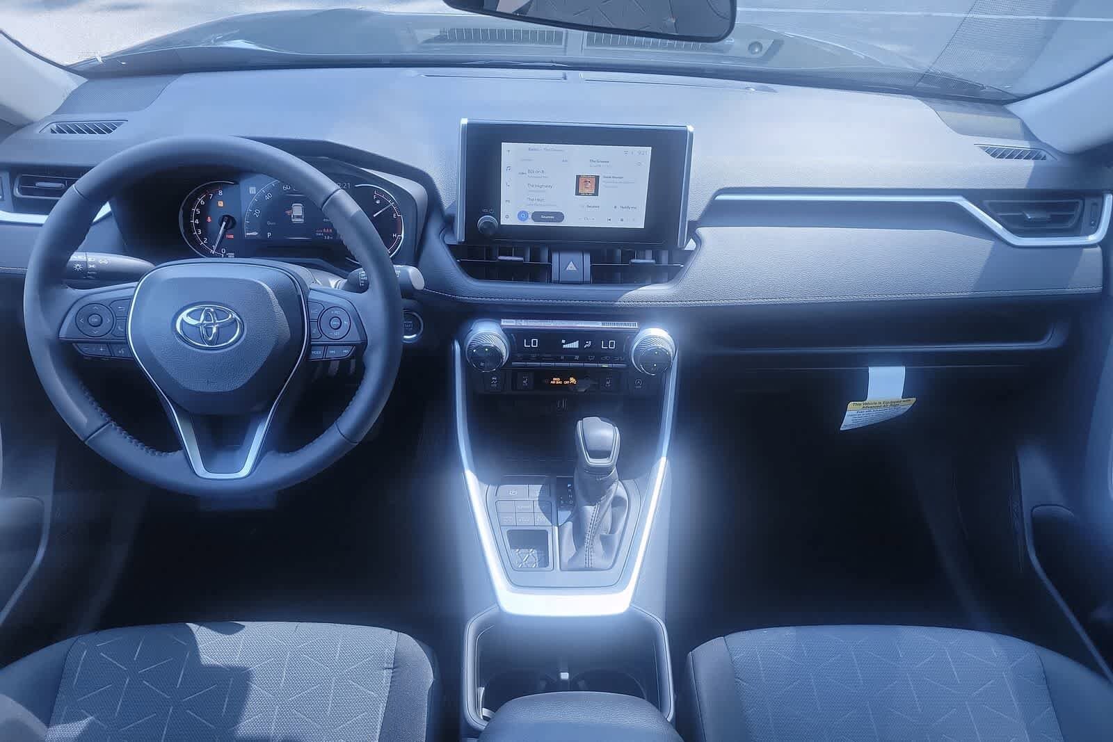 2025 Toyota RAV4 XLE 35