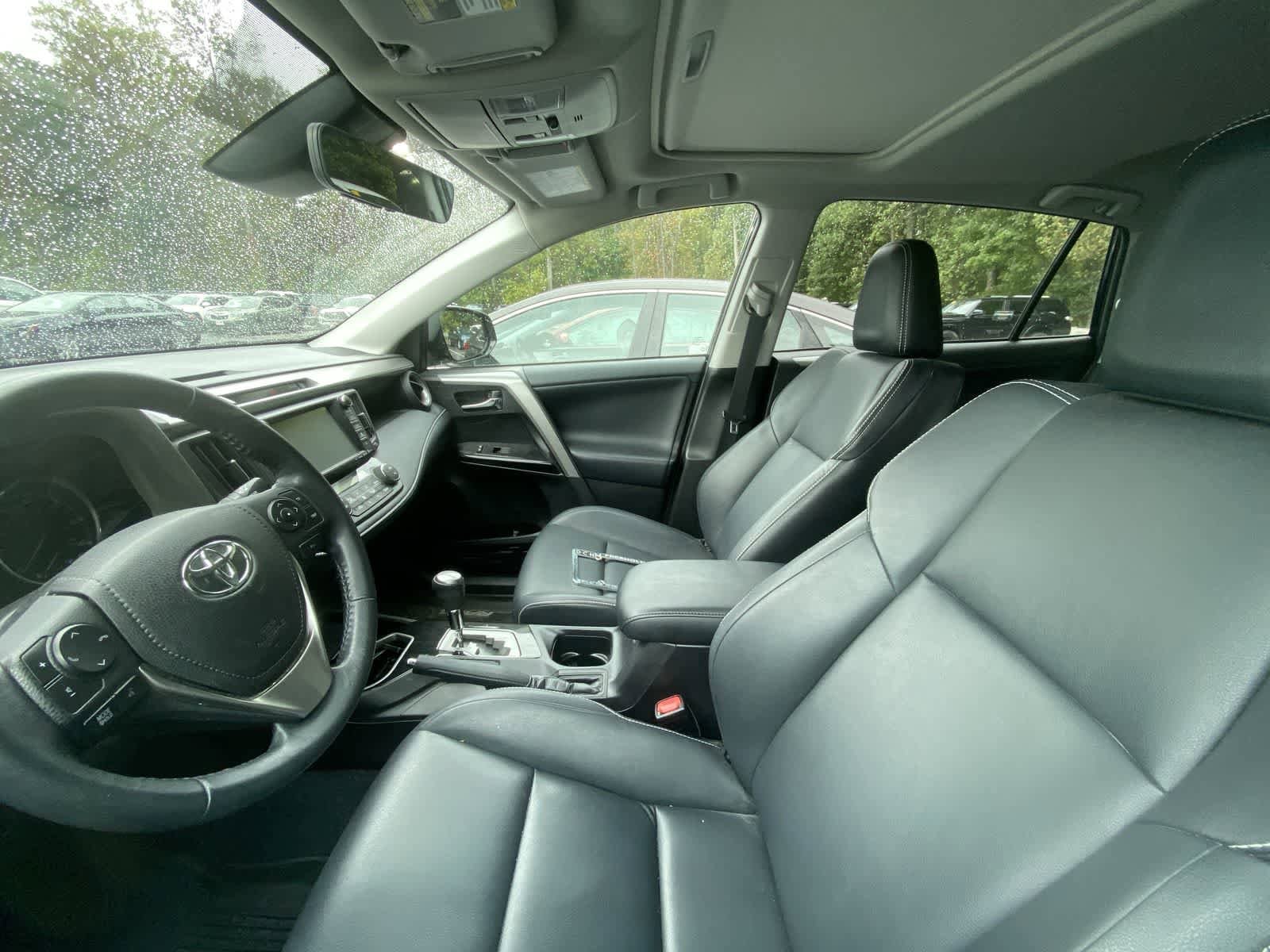 Thumbnail: 2017 Toyota RAV4 - 10