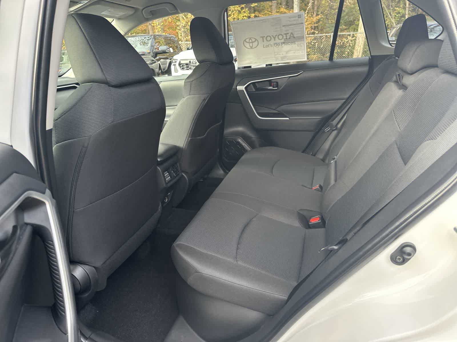 Thumbnail: 2025 Toyota RAV4 - 23