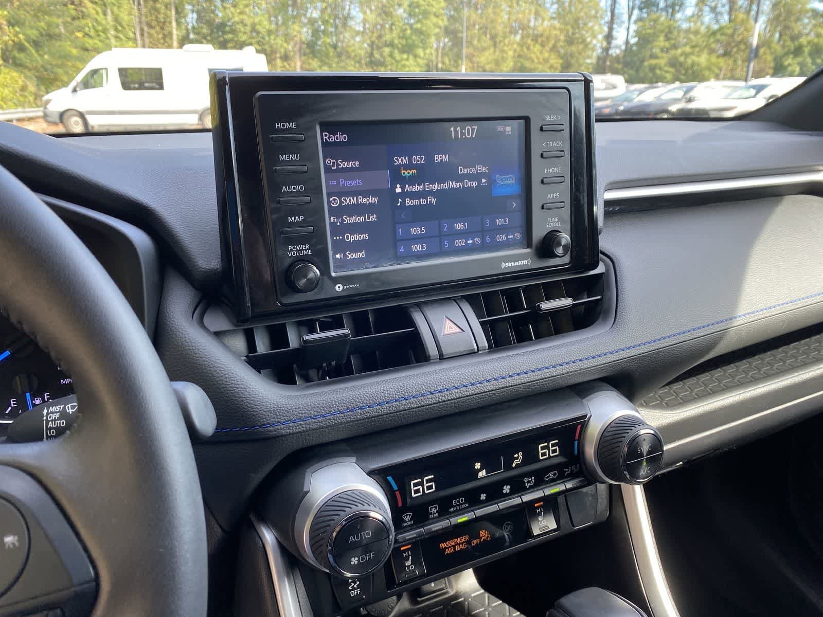 Thumbnail: 2022 Toyota RAV4 - 27