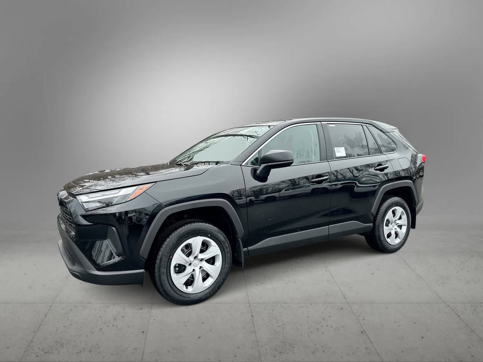 2025 Toyota RAV4 LE's photo