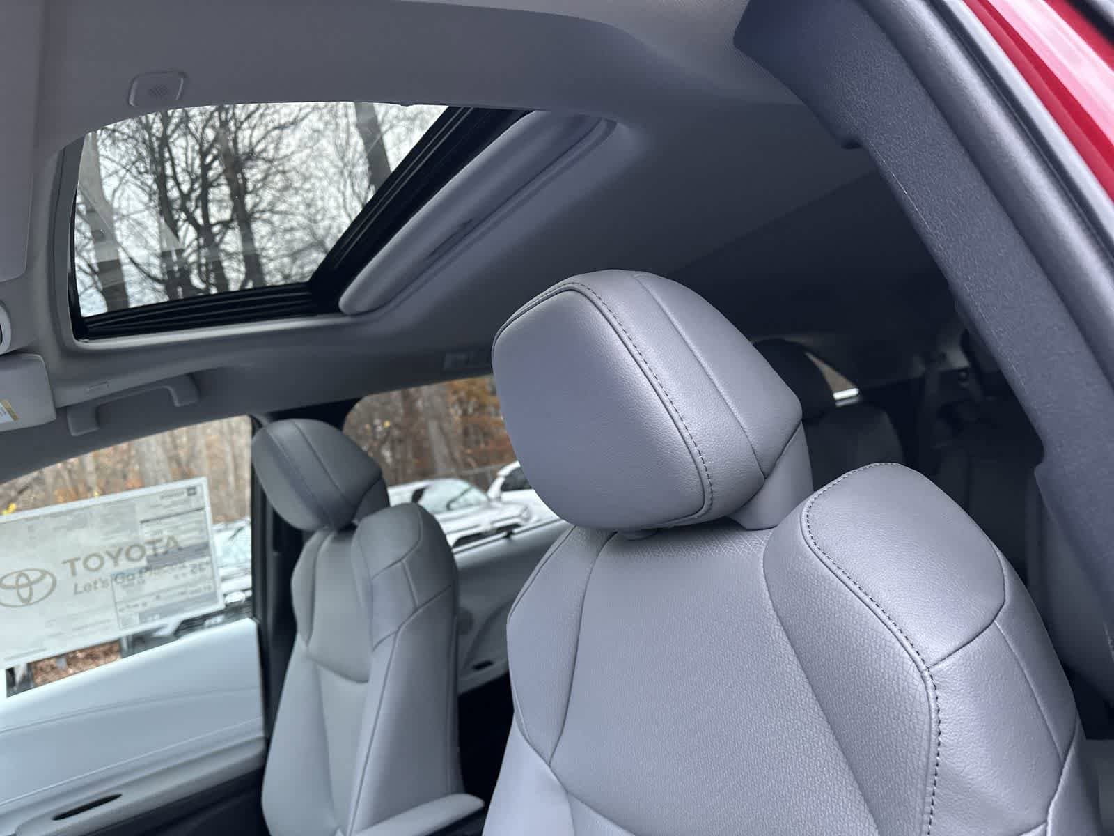 Thumbnail: 2025 Toyota Sienna - 29