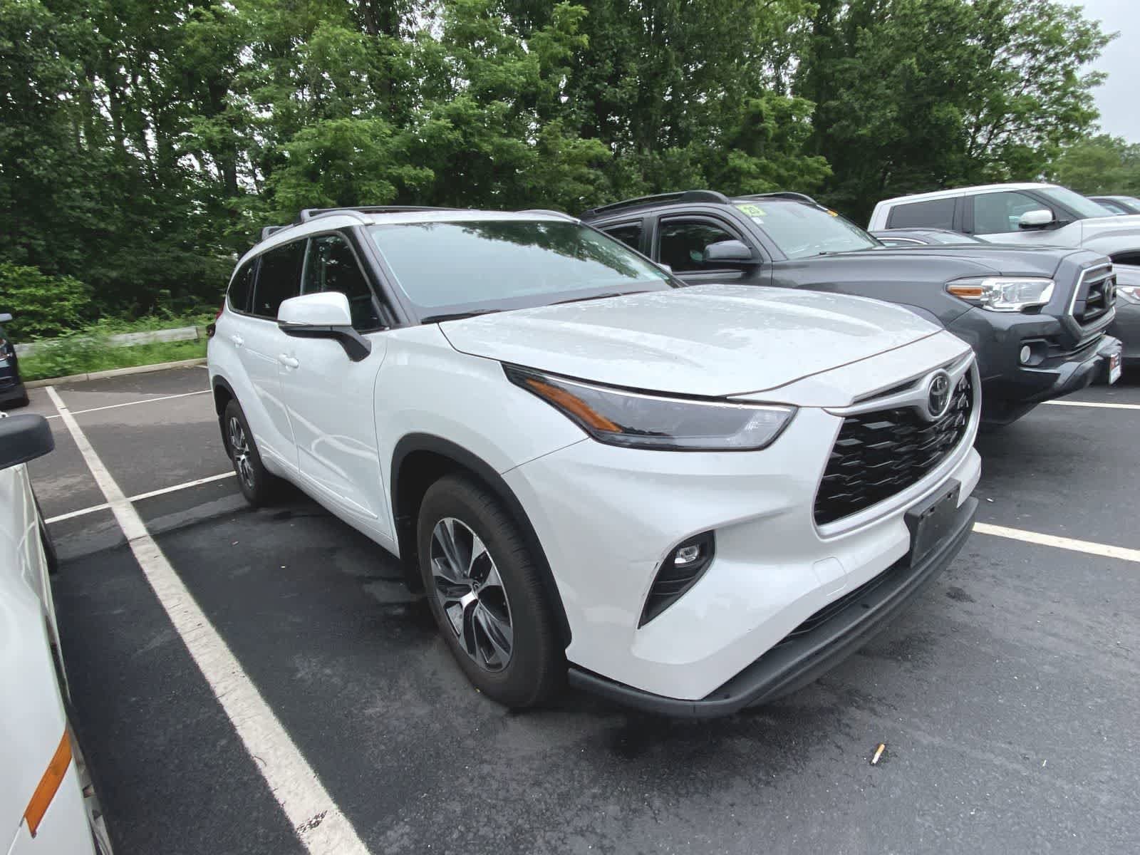 2022 Toyota Highlander XLE 3
