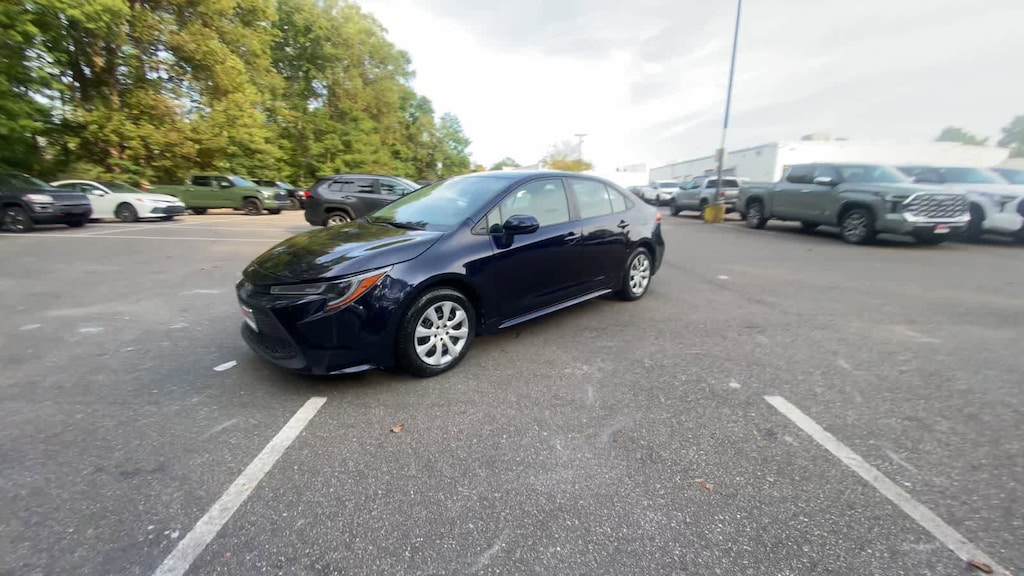 Used 2022 Toyota Corolla LE Sedan