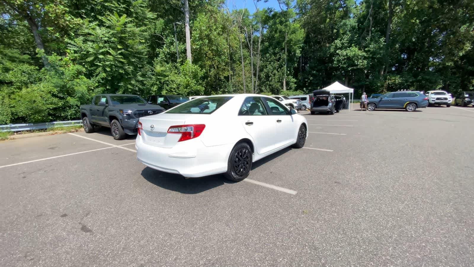 Thumbnail: 2013 Toyota Camry - 8