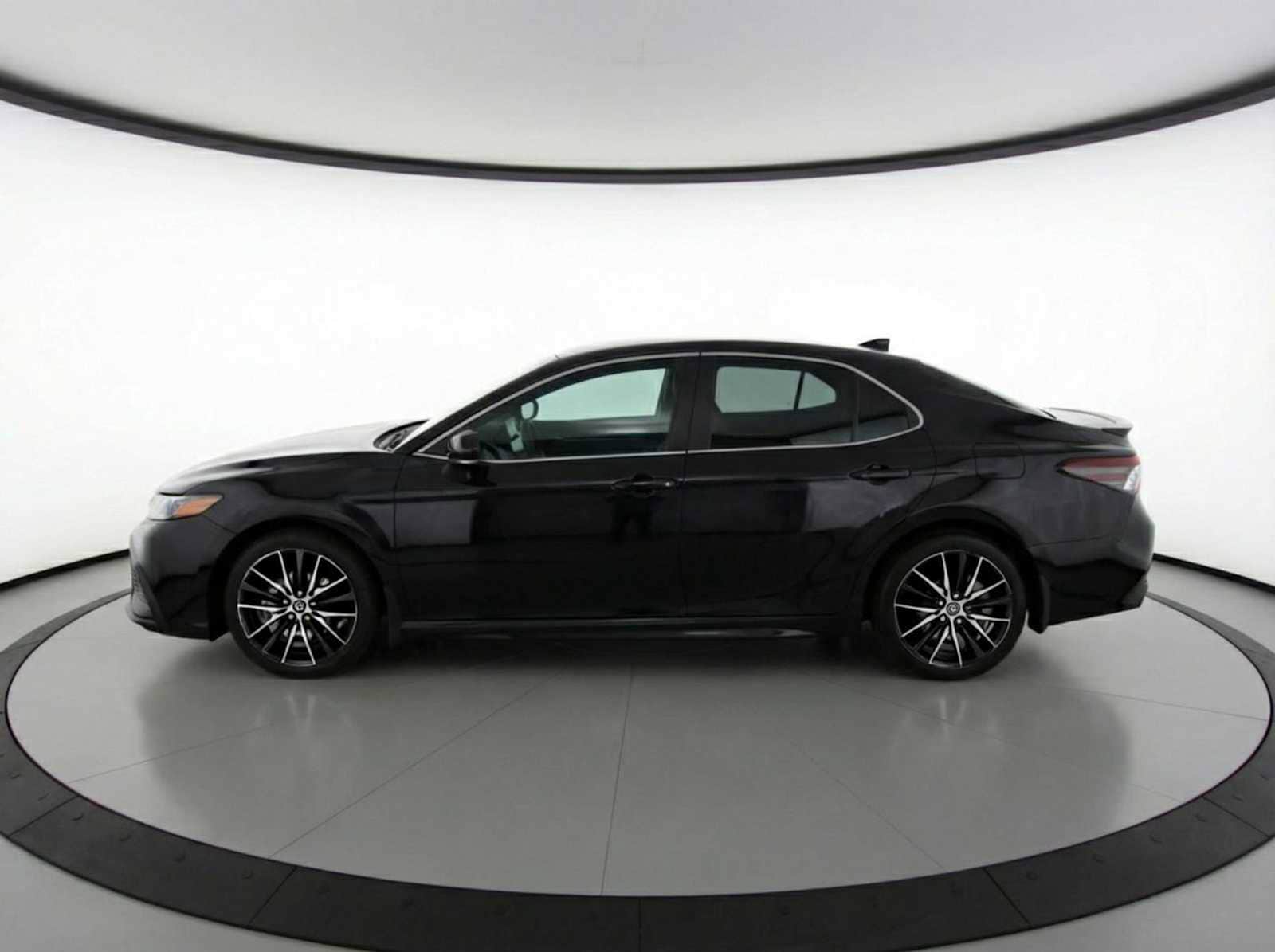 Thumbnail: 2023 Toyota Camry - 3