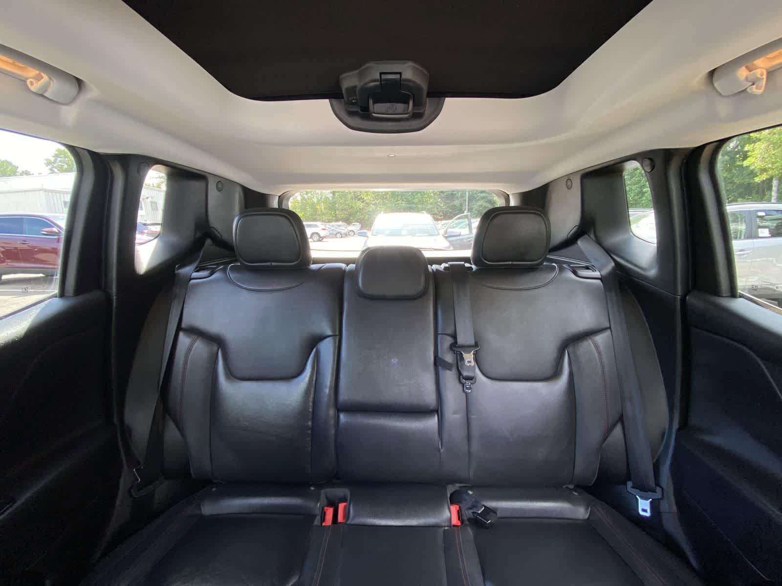 Thumbnail: 2016 Jeep Renegade - 24