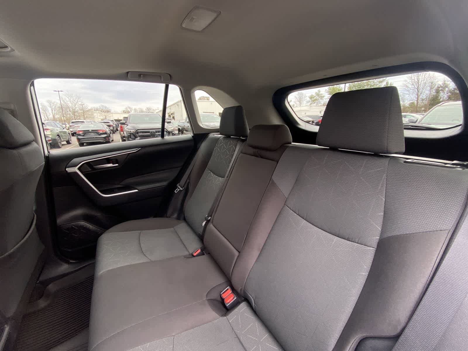 Thumbnail: 2025 Toyota RAV4 - 26