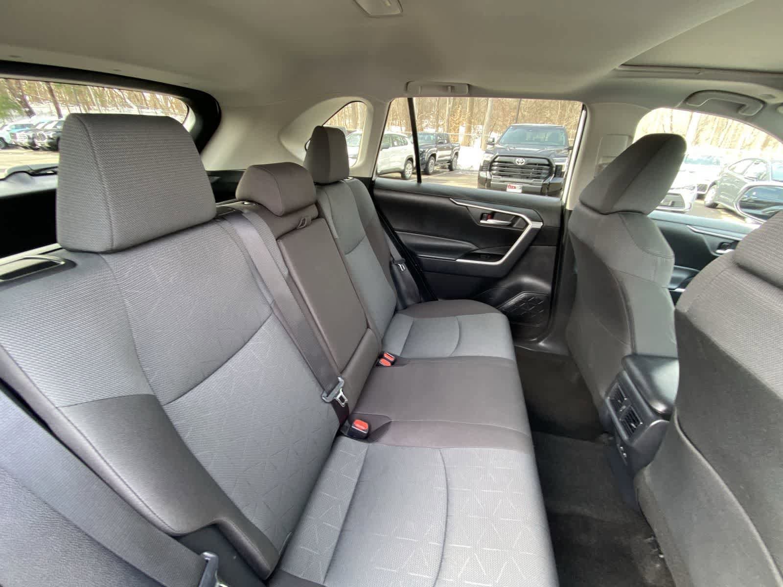 Thumbnail: 2025 Toyota RAV4 - 24