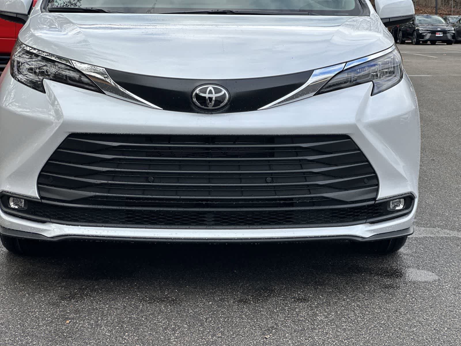 Thumbnail: 2026 Toyota Sienna - 14