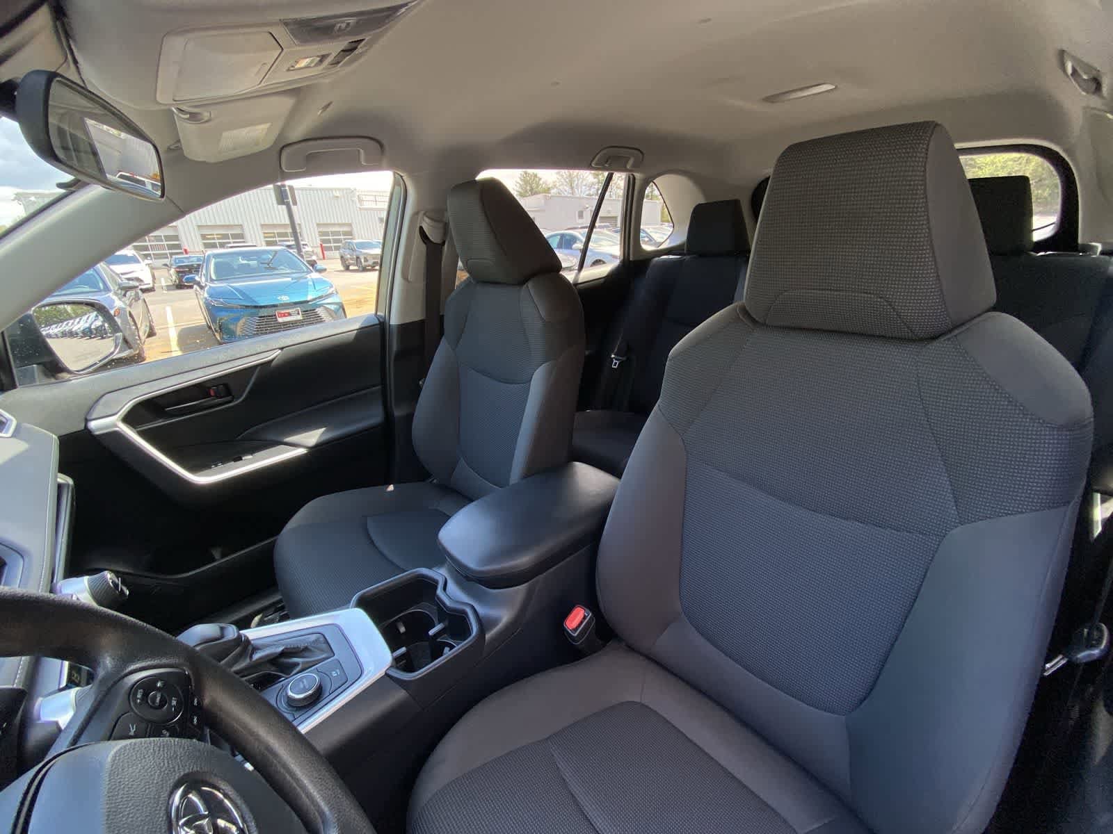 Thumbnail: 2025 Toyota RAV4 - 20