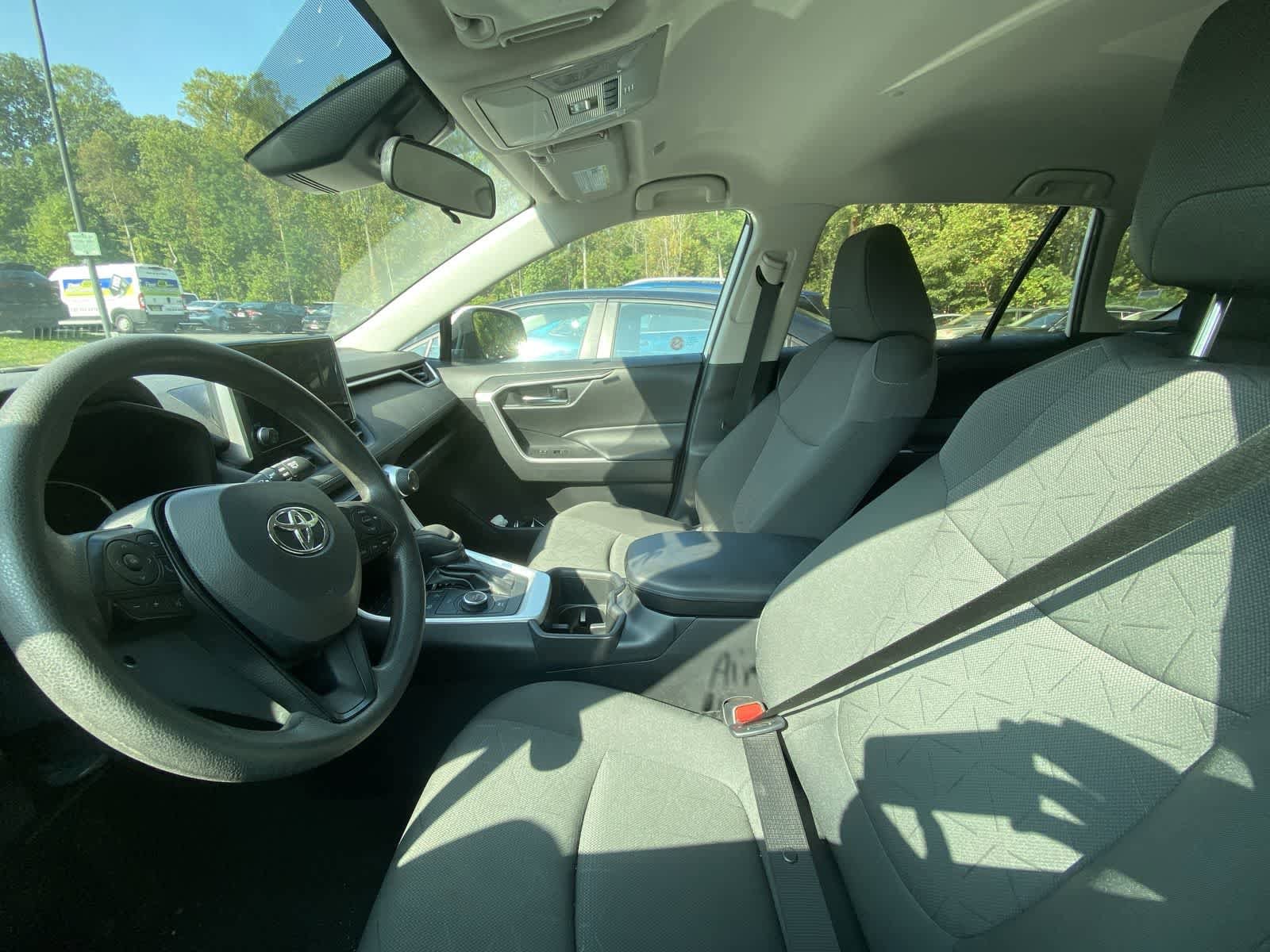 Thumbnail: 2024 Toyota RAV4 - 10